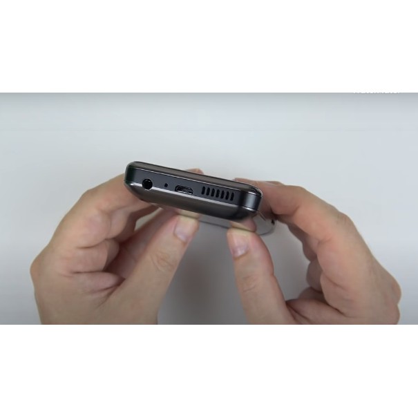 Điện thoại Philips E590