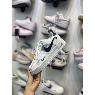 Giày thể Thao Trắng móc đen