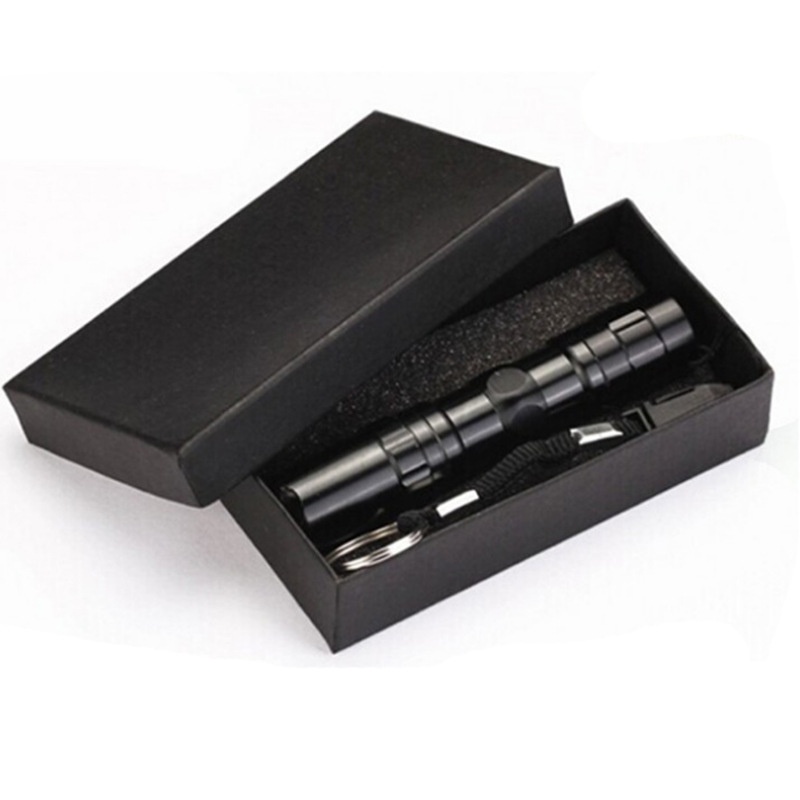 Đèn Pin bao gồm pin kèm hộp và dây