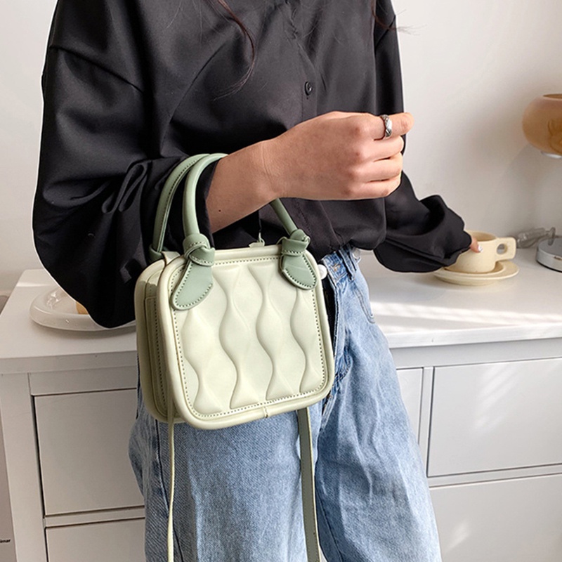 Túi đeo chéo IELGY phối màu kết cấu 3 chiều thời trang cho nữ