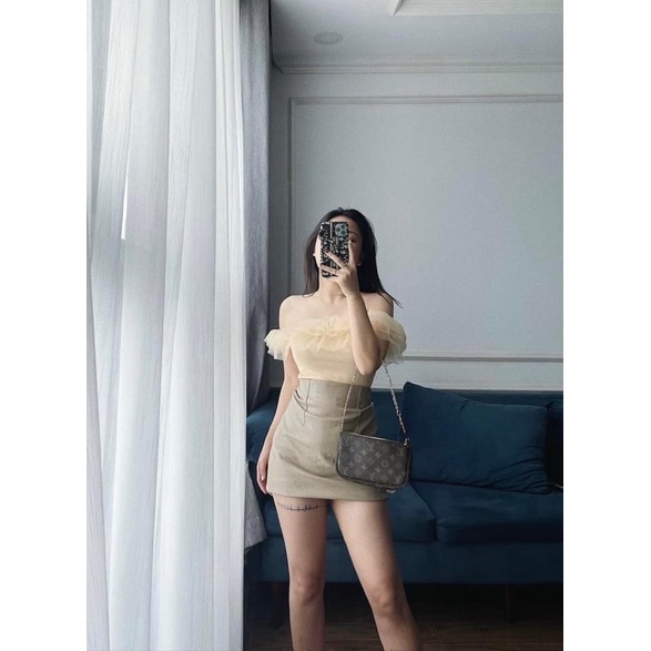 Áo trễ vai bèo ren tiểu thư