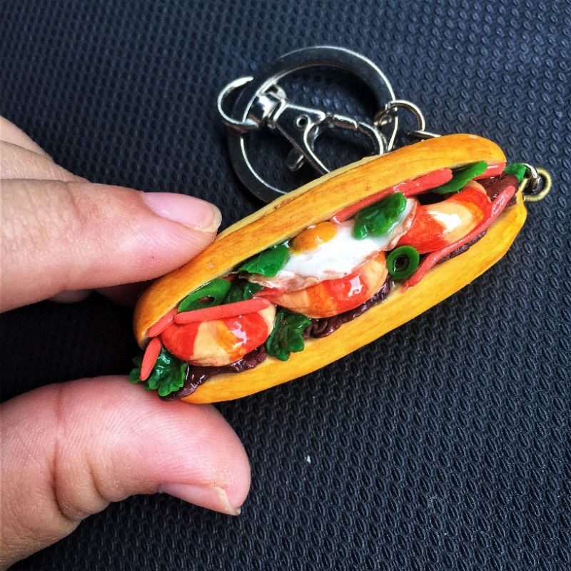 Móc khóa Bánh mì Sài Gòn-thêm tên theo yêu cầu (nhận làm theo yêu cầu)