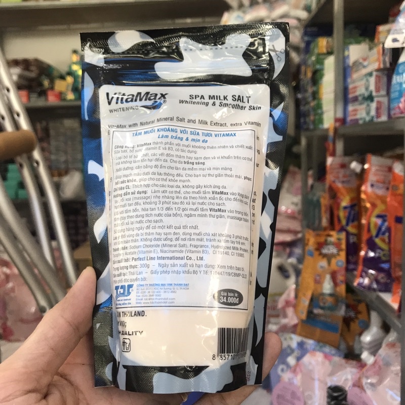 Tắm muối khoáng với sữa tươi Vitamax 300g