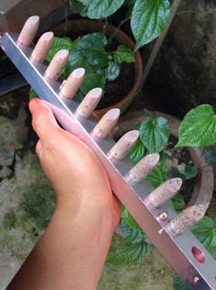 Son tẩy tế bào chết môi
