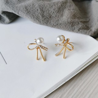 Bông tai hình chiếc nơ xinh xắn