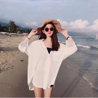 Áo sơ mi trắng oversize