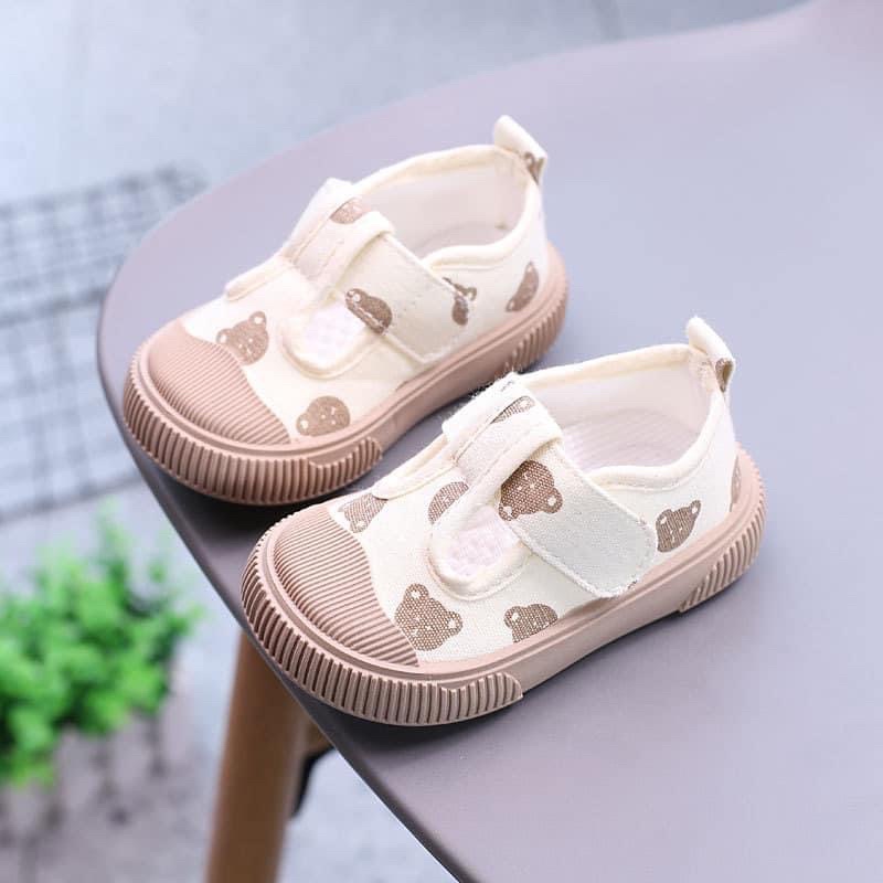 Giày quai dán hình chú gấu đáng yêu cho bé trai bed gái hàng quảng châu