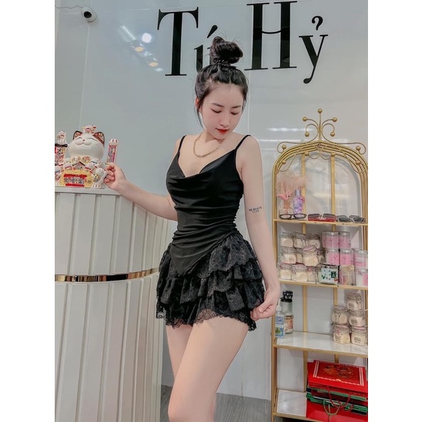 Set áo tà nhọn chân váy ren