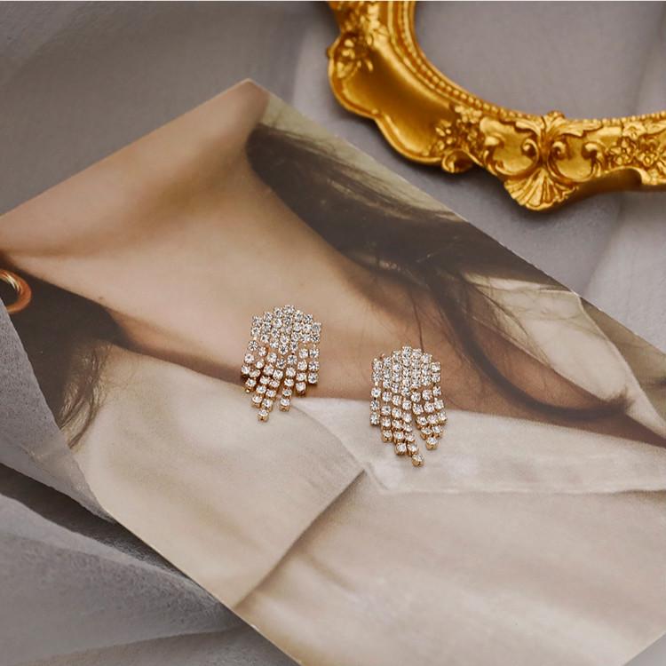 Đôi Bông Tai Dát Đá Thời Trang Cho Nữ