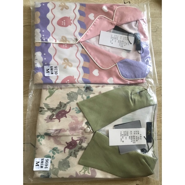 PIJAMA ĐÙI - TAY NGẮN  DÂU, SÓNG NƠ TÍM LỤA XƯỚC P004 CAO CẤP QC.