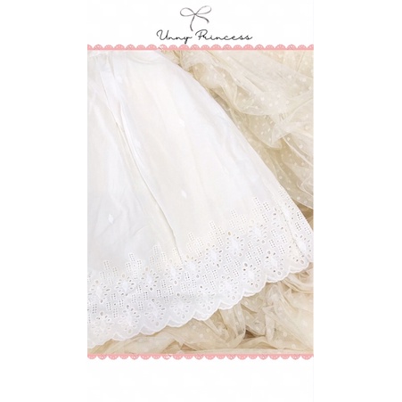 🌼 Đầm trắng thêu chân dễ thương, chất vải tuyệt đẹp, sờ vào mới cảm nhận được đồ mềm mịn, tay phồng lộn xinh lắm ạ