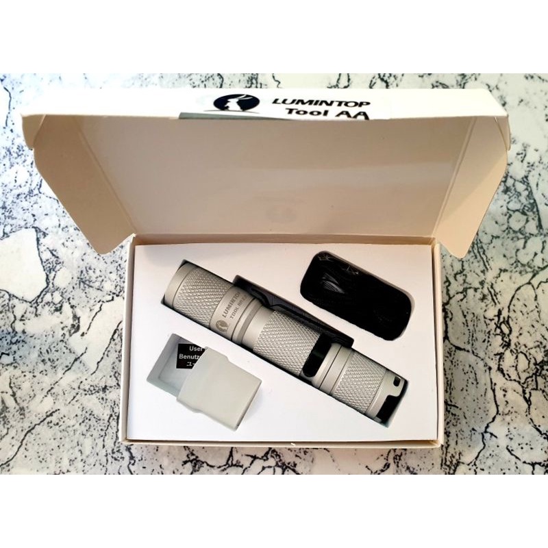 Đèn Pin AA 2.0 Mini 650 Lumens 127M Kèm Móc Khóa Tiện Dụng Khi Đi Cắm Trại