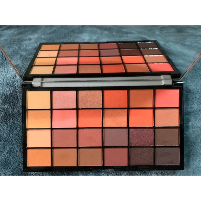 Passs Bảng mắt Revolution Life On The Dance Floor