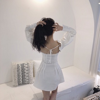 Váy trễ vai tay phồng dài