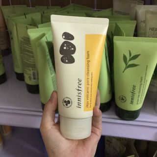 Sữa rửa mặt tro núi lửa Innisfree