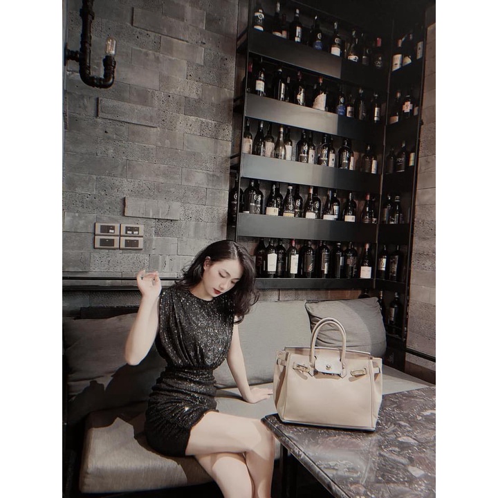 Đầm ôm body kim sa có độn vai đính khuy sát nách sang chảnh!