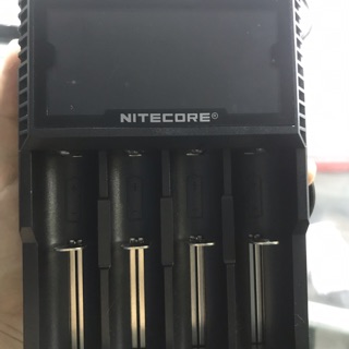 Bộ Sạc Pin Đa Năng NITECORE D4