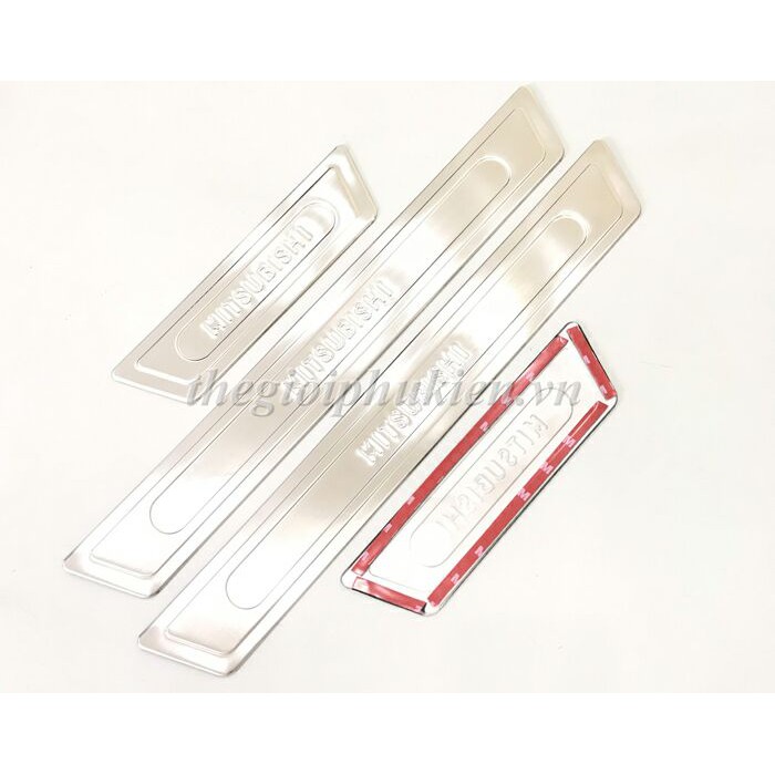 Bộ Ốp bậc, Nẹp bước chân Mitsubishi Outlander –  INOX(hàng cao cấp)