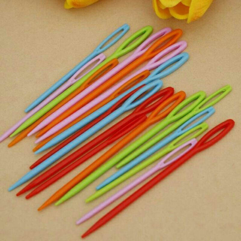 cây kim nhựa tập thực hành kỹ năng cho bé( loại dài 9cm, đơn vị tính:cái)