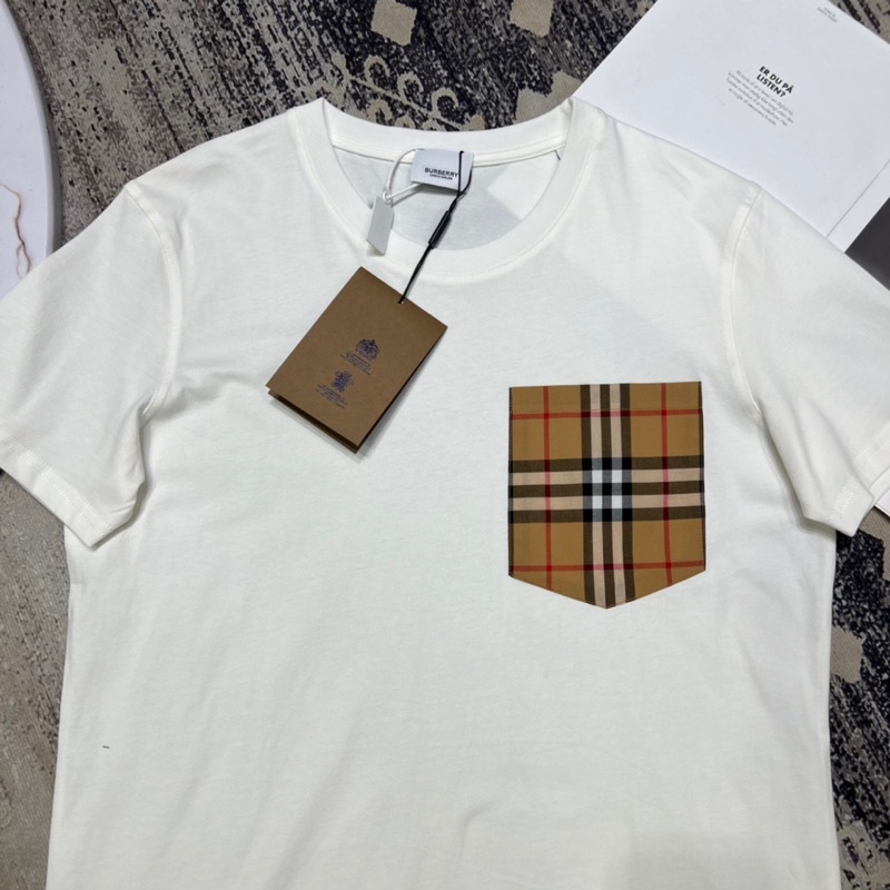 Áo thun nữ tay ngắn cổ tròn có túi ngực màu kẻ thương hiệu Burberry BBR cao cấp