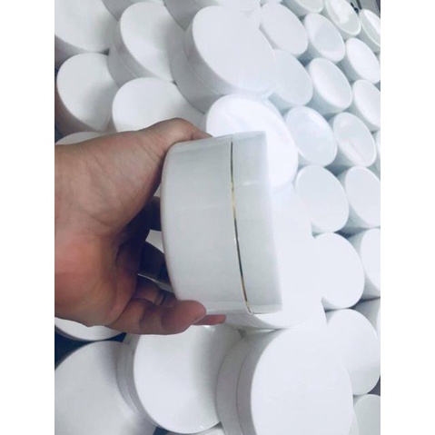 Kem X5 dưỡng ẩm, dưỡng trắng da face và body. Dùng mix tảo, hồng sâm