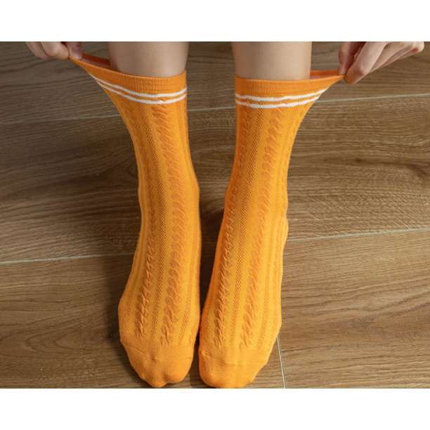 Vớ cao cổ thời trang Nam Nữ phong cách trẻ trung và năng động.