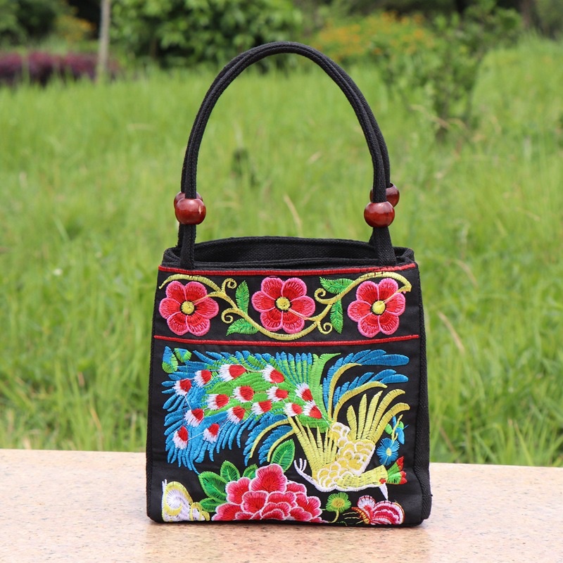 Túi thổ Cẩm quai cúc gỗ thêu 2 ngăn