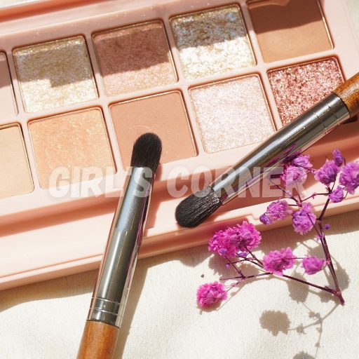 Cọ nhấn đuôi và hốc mắt Make Up For Ever 216