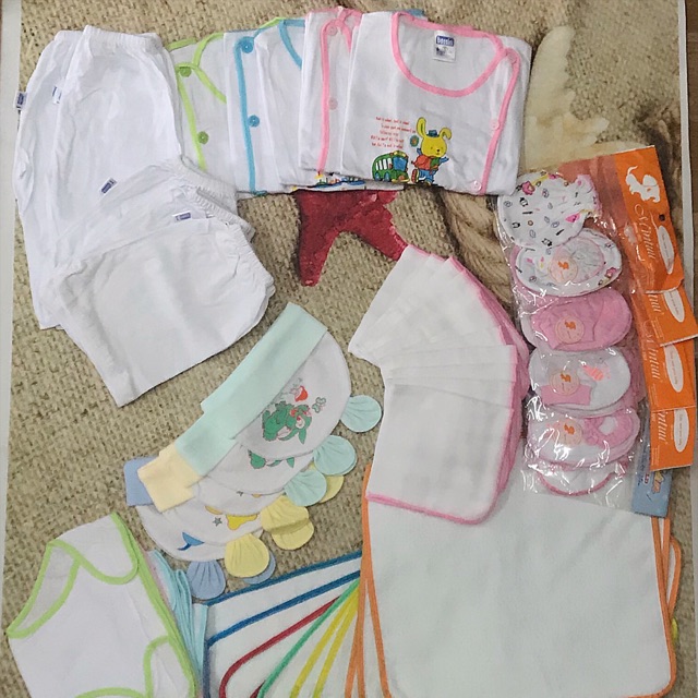 Combo 55 món sơ sinh cho mẹ chuẩn bị cho bé chào đời.