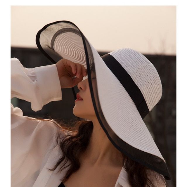 Mũ cói đi biển vành rộng viền lưới đai đen siêu đẹp