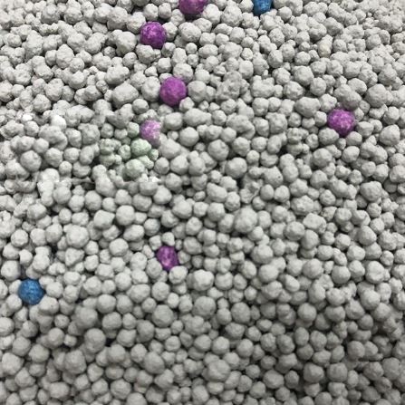 Cát san lót chuồng hamster.