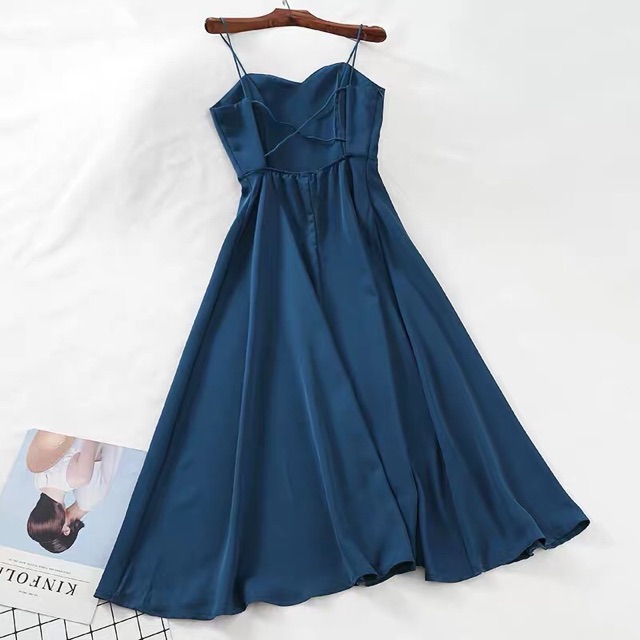 Váy 2 dây xoè dáng dài hở lưng | BigBuy360 - bigbuy360.vn