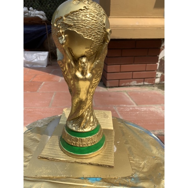 Cúp vàng thể thao bóng đá