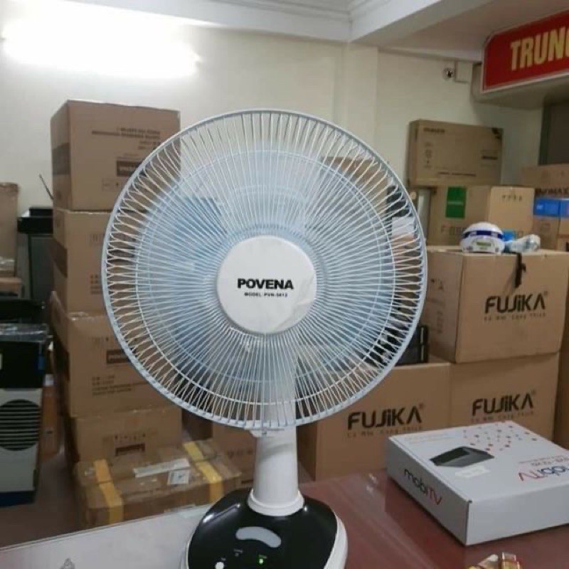 quạt tích điện năng lượng mặt trời povena