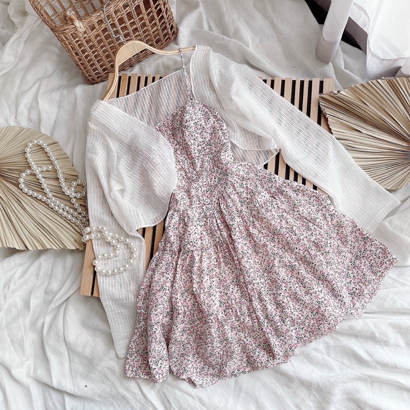 Set váy hoa hai dây phối nút bọc kèm áo khoác crop trắng tay dài | BigBuy360 - bigbuy360.vn