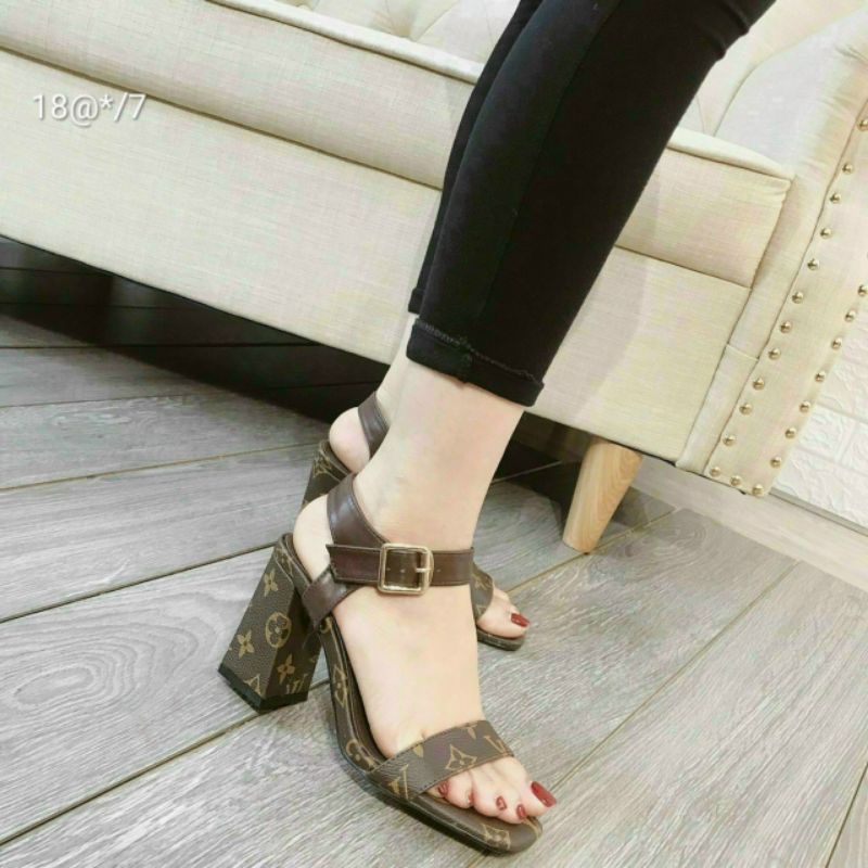 Gót VL nữ cao 7p cực sang chảnh hình chụp thật luôn nhé