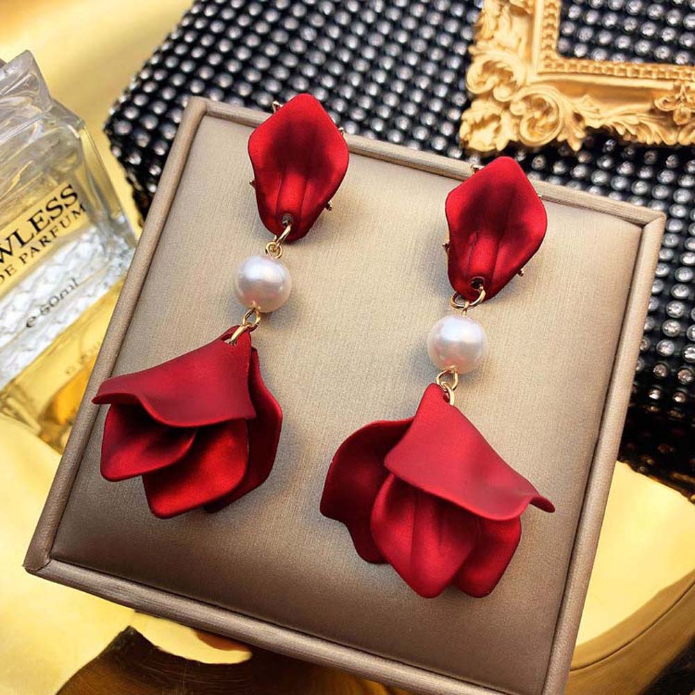 Khuyên Tai Nữ Trang Dáng Dài Tạo Hình Độc Đáo