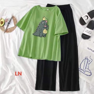 set áo thun tay lỡ quần đen ống suông rộng in khủng long đội gà LN
