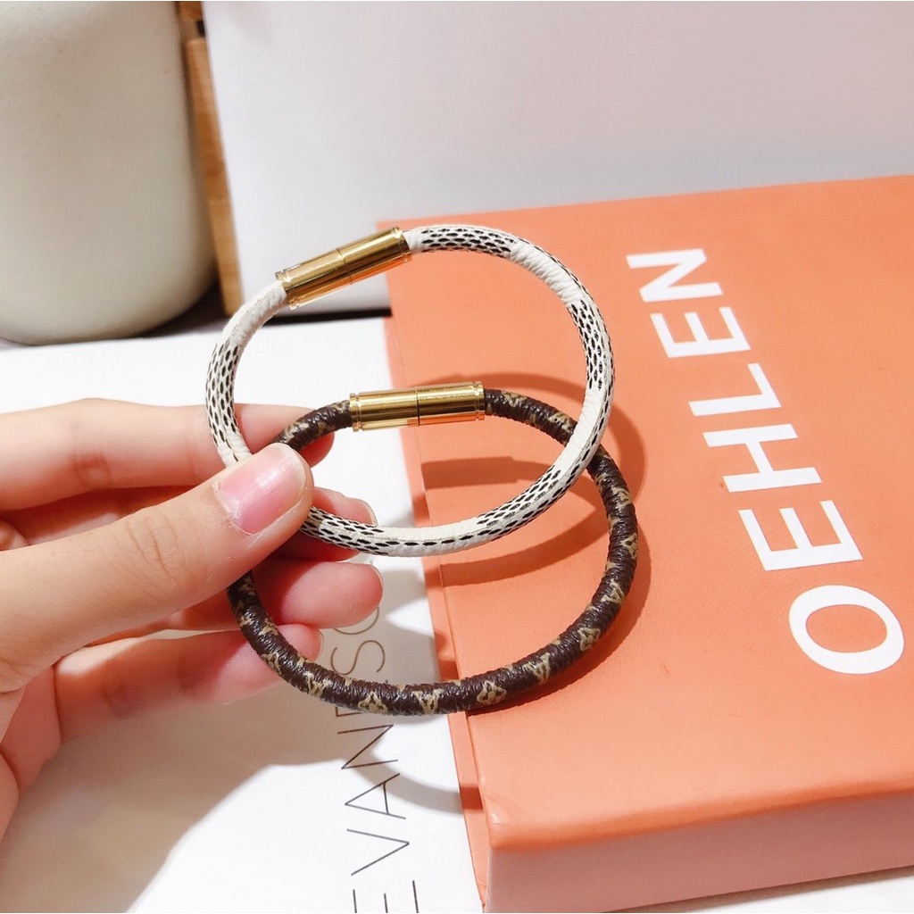 Vòng Tay Louis Vuitton Thép Titan Thiết Kế Đơn Giản Sang Trọng Cho Nữ