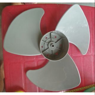 Cánh quạt hộp lớn rộng 34 cm