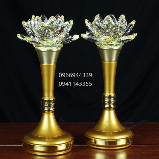 Cặp Đèn Thờ Đèn Led Hoa Sen thủy tinh pha lê, tự động đổi 7 màu, sử dụng điện, Cao 24 cm. Chân đèn hợp kim
