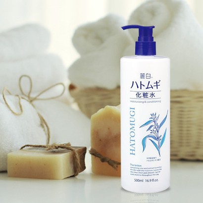 Lotion Dưỡng Da Chiết Xuất Hạt Ý Dĩ Hatomugi Moisturizing 500ml