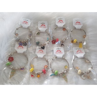 Vòng charm siêu phẩm