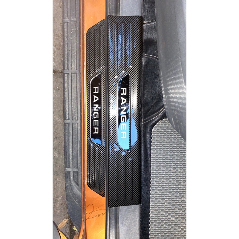 Nẹp bước chân xe Ranger Carbon bậc trong ngoài 2016 2017 2018 2019 2020 2021 2022  chống xước phụ kiện