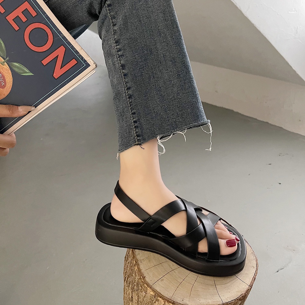 [Mã WABRTET giảm 10% đơn 99K] Giày sandal nữ quai chéo giayBOM đế bằng B1332