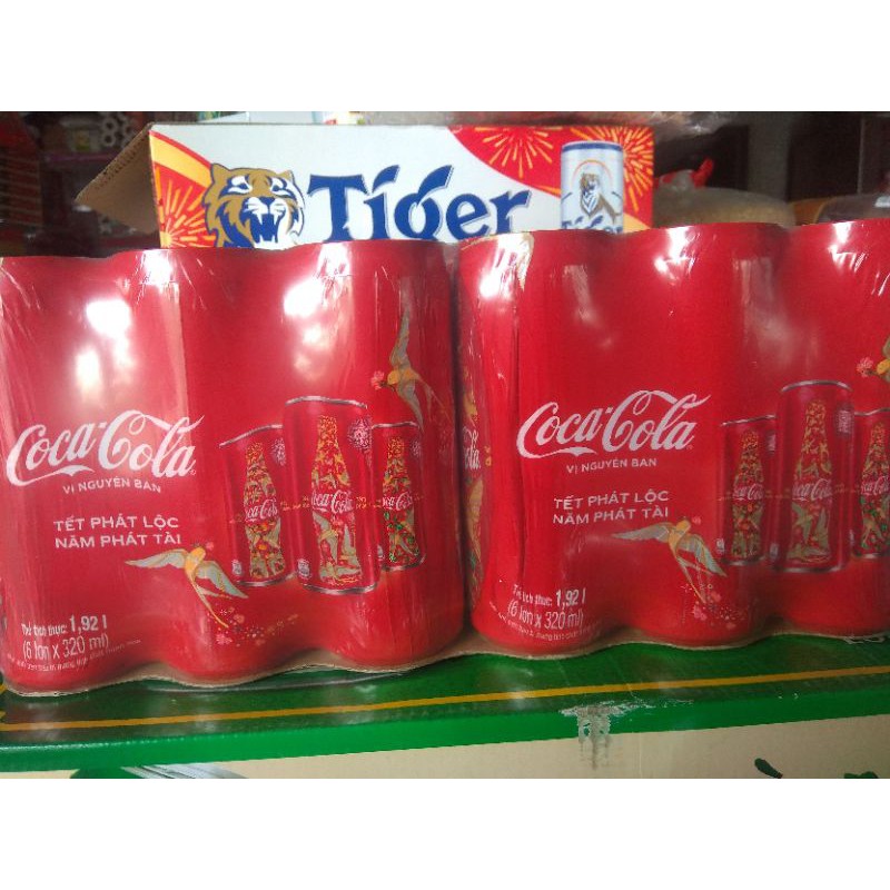 Két 24 lon Cocacola phiên bản Tết 2021 (24 lon x 330ml)