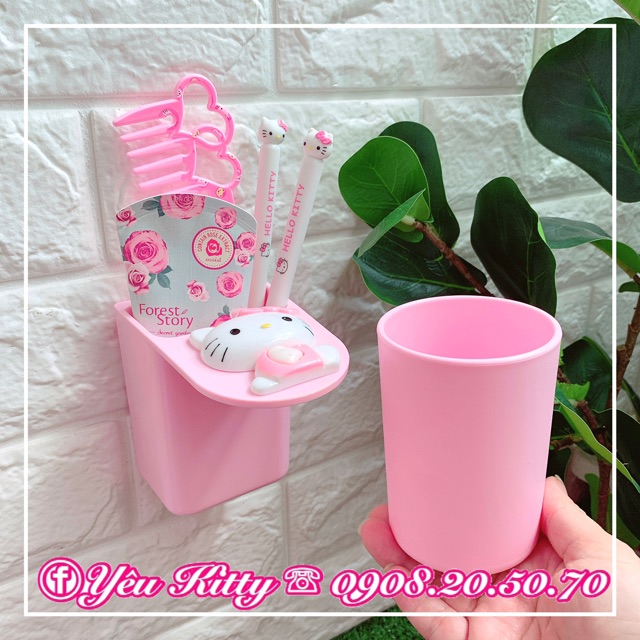 KHAY ĐỰNG BÀN CHẢI KÈM LY HELLO KITTY