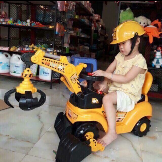 Xe cẩu điện cho bé