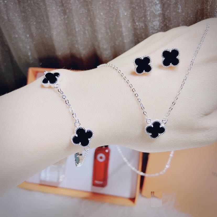 Lắc tay bạc nữ cỏ 4 lá may mắn, Vòng tay chất liệu bạc ta đính đá màu - Trang sức bạc Evasilver