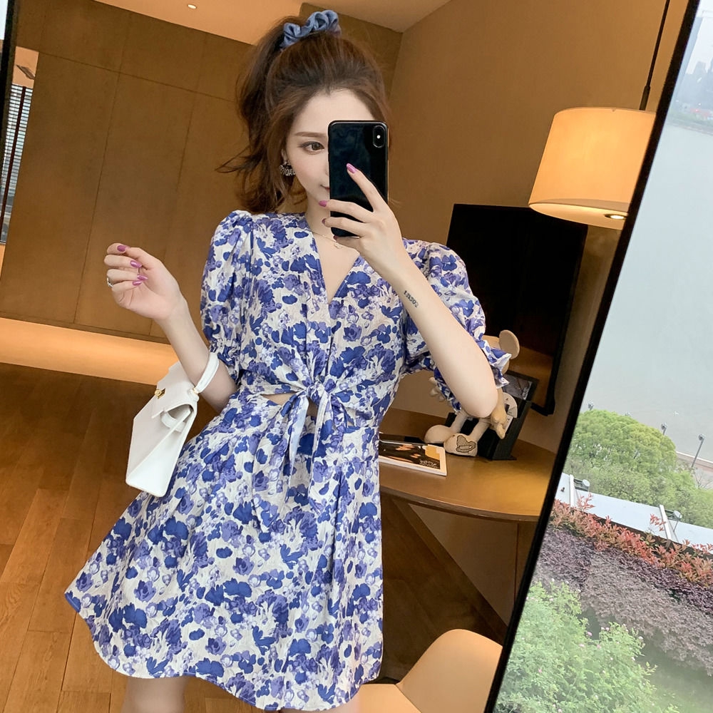 Đầm Tay Ngắn Cổ Chữ V Hoạ Tiết Hoa Thiết Kế Thắt Nút Trước Quyến Rũ | BigBuy360 - bigbuy360.vn